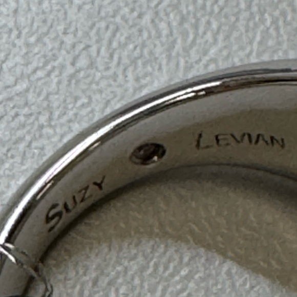 Suzy LeVian ring, size 9. Sterling silver and cubic zirconia. - Picture 4 of 5